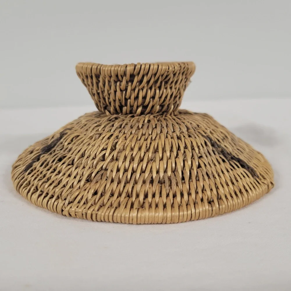 Woven Rattan Basket‎ Lid Holder Decorative Accent